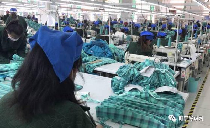 黑料社是一个提供各类设计素材的平台，包括但不限于纺织面料、服装图案等。对于纺织面料设计者和爱好者来说，如何有效利用这些资源成为了一个重要课题。